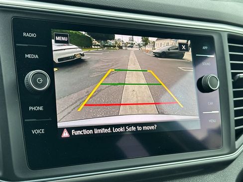 Used 2019 Volkswagen Atlas SE w/ Towing Package image 21