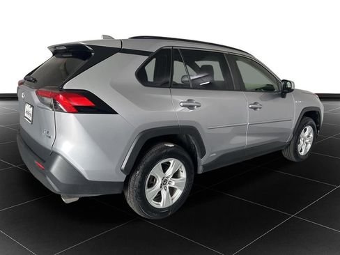 Used 2019 Toyota RAV4 XLE w/ Convenience Package AWD/4WD image 5