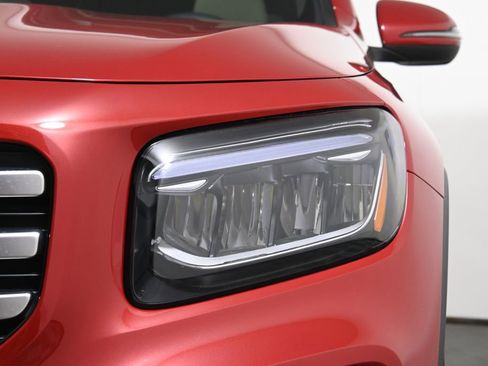 New 2026 Mercedes-Benz GLB 250 4MATIC image 10