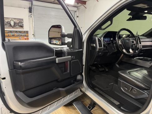 Used 2018 Ford F250 Platinum w/ Platinum Ultimate Package AWD/4WD image 11