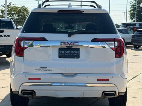 Used 2021 GMC Acadia Denali w/ Denali Technology Package FWD image 3