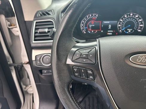 Used 2017 Ford Explorer Platinum AWD/4WD image 17