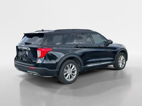 Used 2024 Ford Explorer XLT w/ Equipment Group 202A AWD/4WD image 6