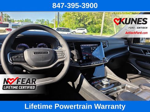 Used 2024 Jeep Wagoneer L Series II w/ Flexible Seating Group AWD/4WD image 14