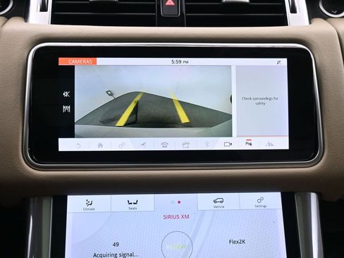 Used 2018 Land Rover Range Rover Sport SE image 30