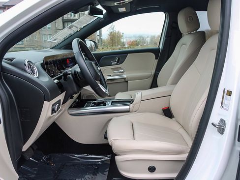 Certified 2025 Mercedes-Benz GLA 250 4MATIC image 17