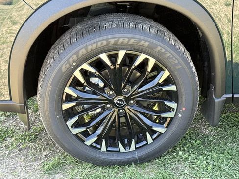 New 2026 Nissan Rogue SV AWD/4WD image 15