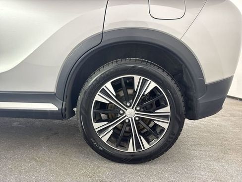 Used 2019 Mitsubishi Eclipse Cross SE image 5