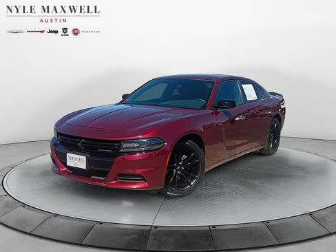 Used 2018 Dodge Charger SXT w/ Blacktop Package image 1