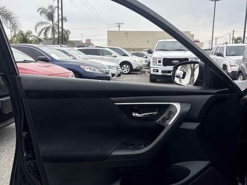 Used 2014 Nissan Altima 2.5 SV w/ Convenience Package image 8