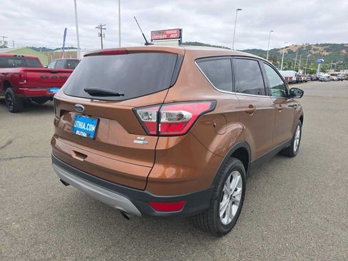 Used 2017 Ford Escape SE AWD/4WD image 5