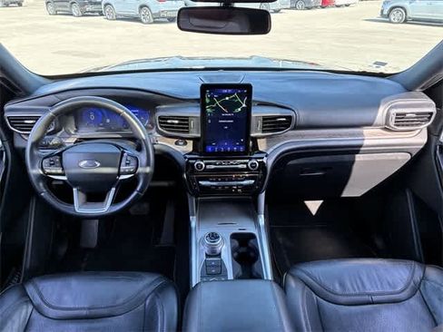 Used 2022 Ford Explorer Platinum w/ Equipment Group 601A image 16