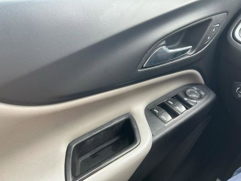 Used 2019 Chevrolet Equinox LT image 27