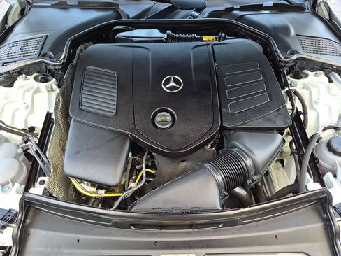 Used 2025 Mercedes-Benz C 300 4MATIC Sedan image 29