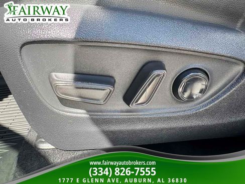 Used 2021 Toyota Highlander XSE FWD image 17
