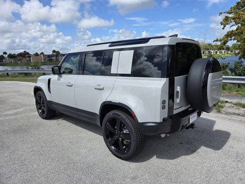 Used 2026 Land Rover Defender 110 S AWD/4WD image 2