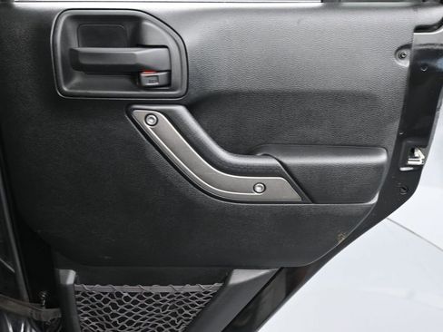 Used 2018 Jeep Wrangler Unlimited Sport S image 14