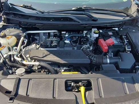 Used 2025 Nissan Rogue S FWD image 28