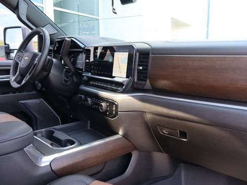 Used 2026 Chevrolet Silverado 2500 High Country w/ High Country Premium Package AWD/4WD image 42
