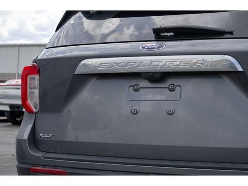 Used 2024 Ford Explorer XLT w/ Equipment Group 202A AWD/4WD image 7