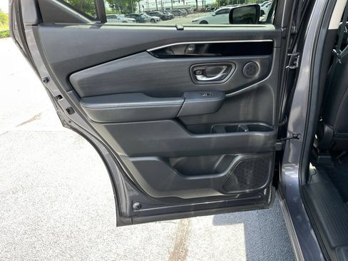 Certified 2025 Honda Pilot EX-L image 38