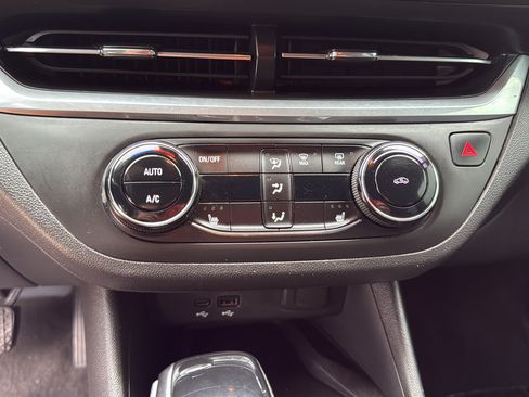 Used 2024 Buick Envista Preferred w/ Convenience I Package FWD image 26