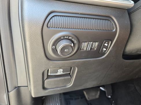 Certified 2023 Jeep Wagoneer L Series II RWD image 23