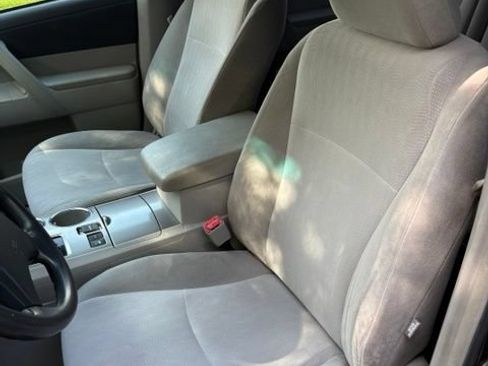 Used 2012 Toyota Highlander 4WD w/ Tow Pkg image 14