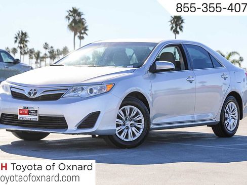 Used 2014 Toyota Camry LE image 1