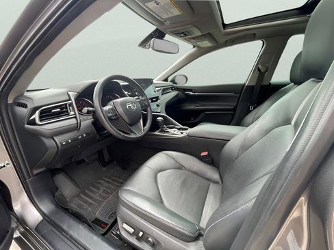 Used 2021 Toyota Camry XSE image 18