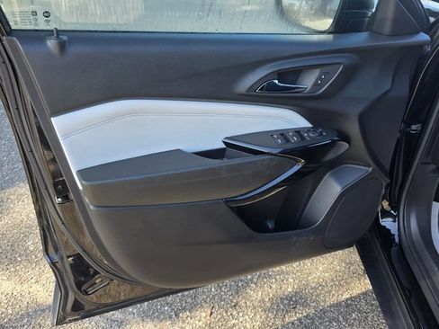 Used 2024 Chevrolet Trax LT w/ Driver Confidence Package FWD image 14