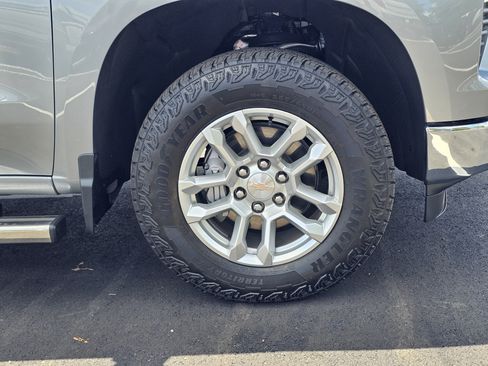 Used 2026 Chevrolet Silverado 1500 LT AWD/4WD image 7