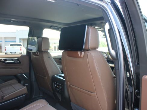 New 2026 Chevrolet Tahoe High Country AWD/4WD image 36