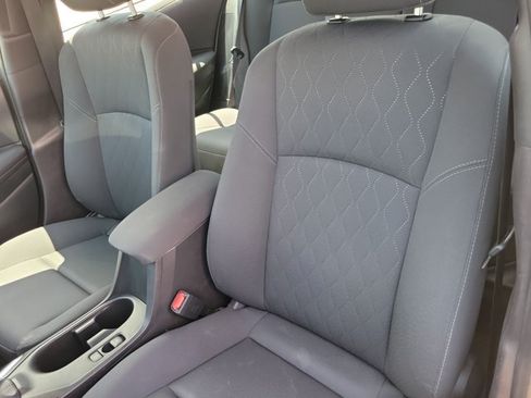 Used 2025 Toyota Corolla LE FWD image 7