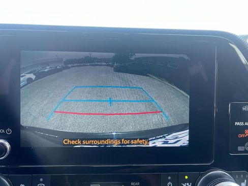 Used 2025 Toyota Highlander XSE AWD/4WD image 25
