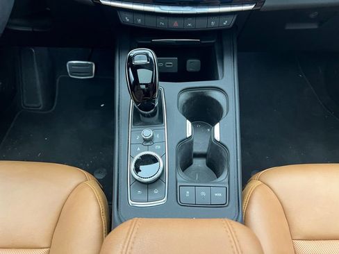 Used 2024 Cadillac XT4 Sport image 11