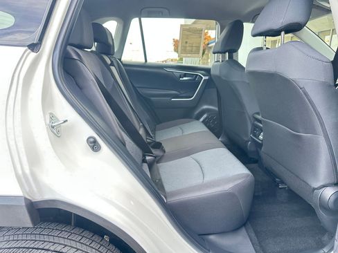 Used 2025 Toyota RAV4 XLE image 25
