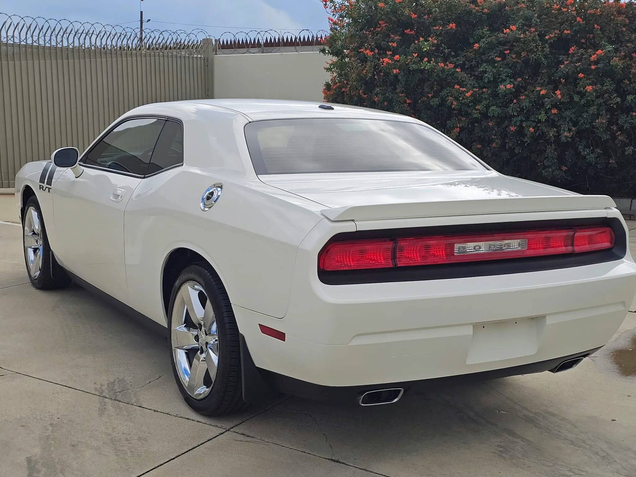 Used 2010 Dodge Challenger R/T RWD image 7