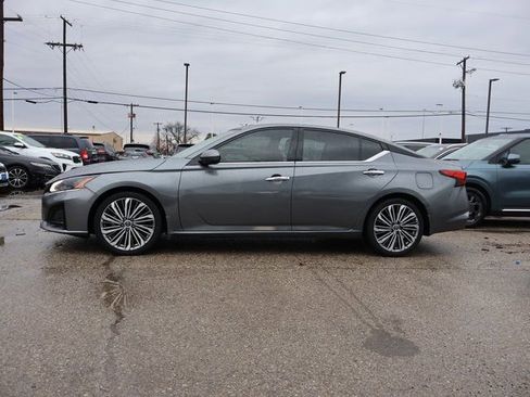 Used 2023 Nissan Altima 2.5 SL image 5
