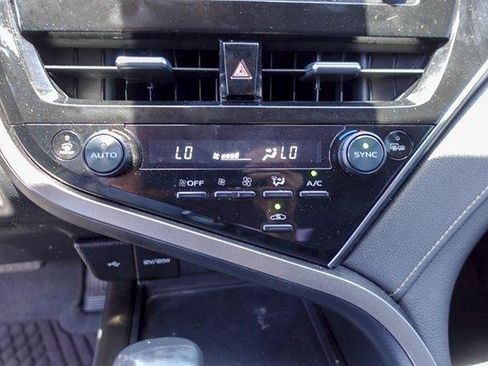 Used 2024 Toyota Camry SE FWD image 18