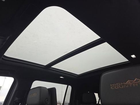 New 2026 Chevrolet Suburban High Country AWD/4WD image 3