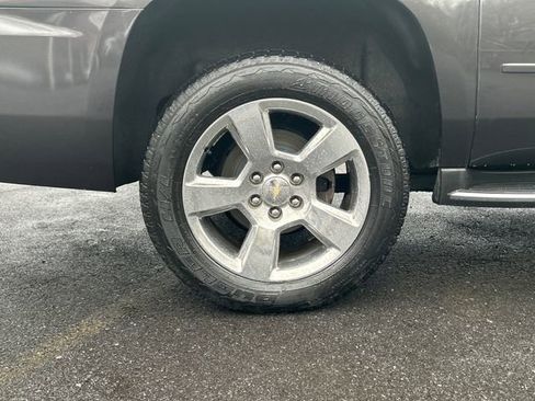 Used 2017 Chevrolet Suburban Premier image 29