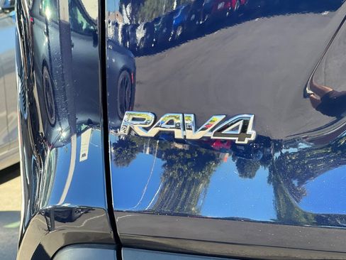 Used 2024 Toyota RAV4 XLE FWD image 46