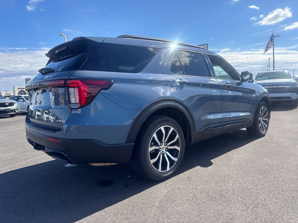 Used 2025 Ford Explorer ST-Line AWD/4WD image 8