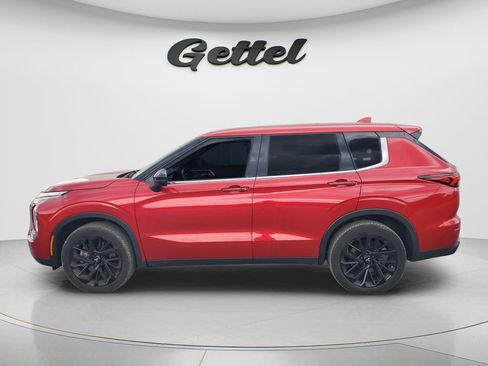 Used 2024 Mitsubishi Outlander SE Black Edition FWD image 8