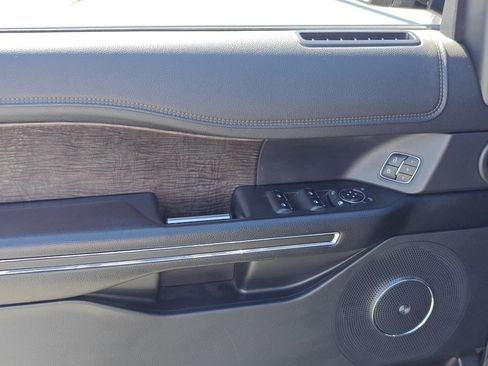 Used 2021 Ford Expedition Limited image 9