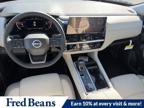 New 2026 Nissan Pathfinder SL image 11