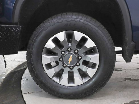 Used 2023 Chevrolet Silverado 2500 Custom w/ Custom Convenience Package AWD/4WD image 31