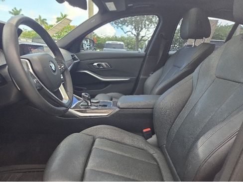 Used 2020 BMW 330i Sedan w/ Convenience Package RWD image 17