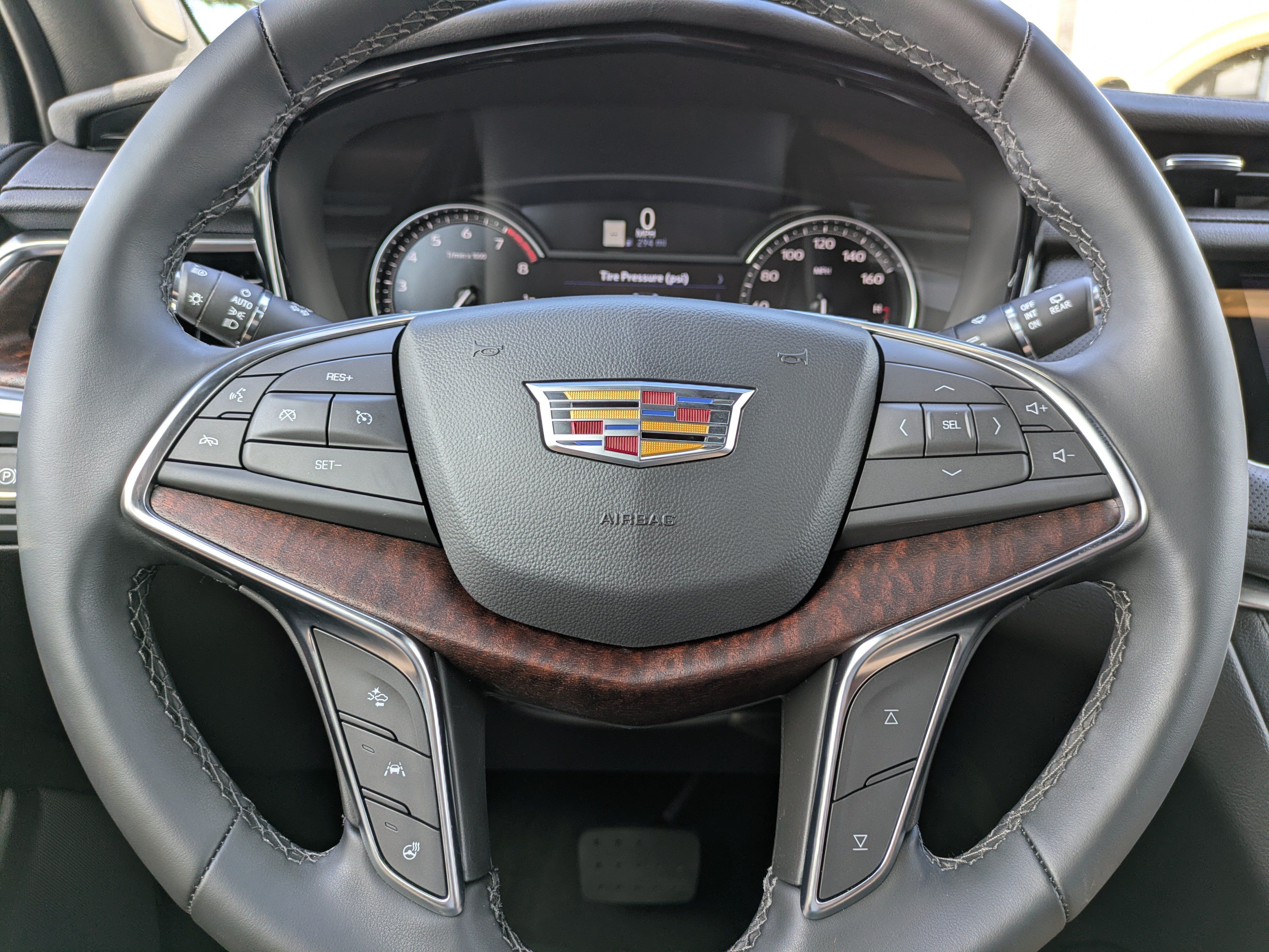 Certified 2025 Cadillac XT5 Premium Luxury w/ LPO, Red Accent Package AWD/4WD image 24